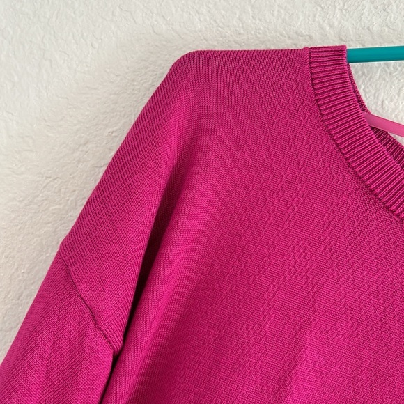 Cute/sexy, button back quarter sleeve sweater - Picture 4 of 9